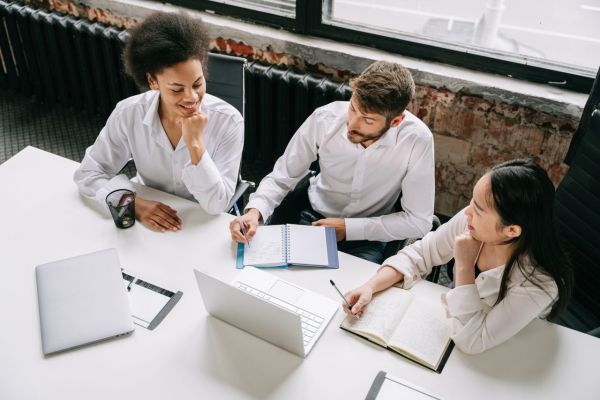 Le Rôle Essentiel du Conseiller Financier pour une Planification Financière Réussie